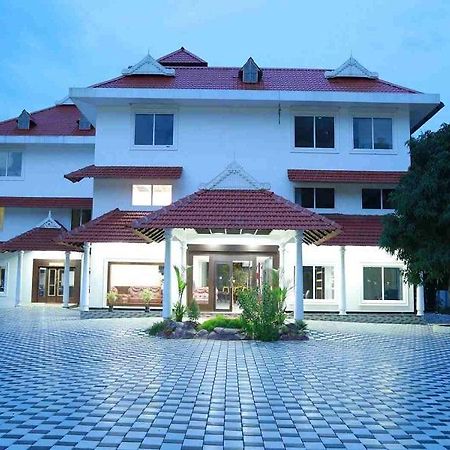 Отель Thachaparambil Residency Alappuzha Экстерьер фото