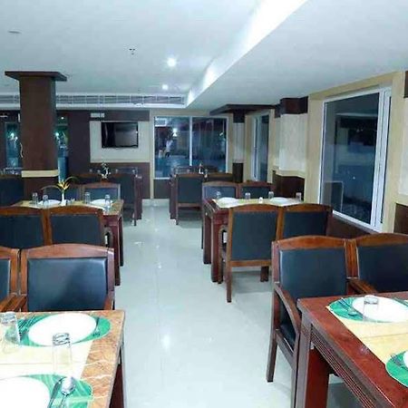 Отель Thachaparambil Residency Alappuzha Экстерьер фото