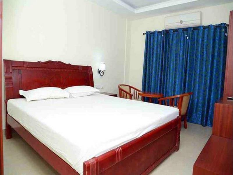 Отель Thachaparambil Residency Alappuzha Экстерьер фото