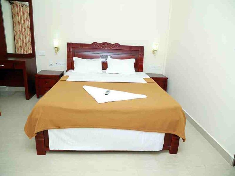 Отель Thachaparambil Residency Alappuzha Экстерьер фото